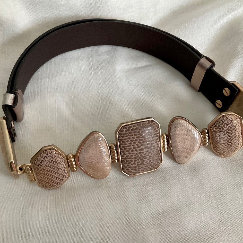 CREAM/TAUPE LARGE ADJUSTABLE BELT BRUSHED PLATINUM M/L VGC